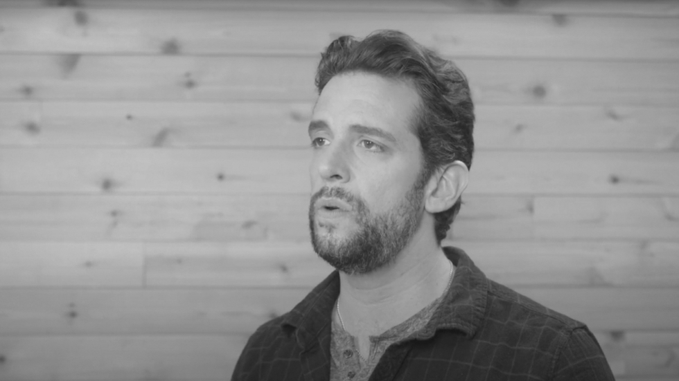 Weduwe van aan corona overleden acteur is klaar voor therapie