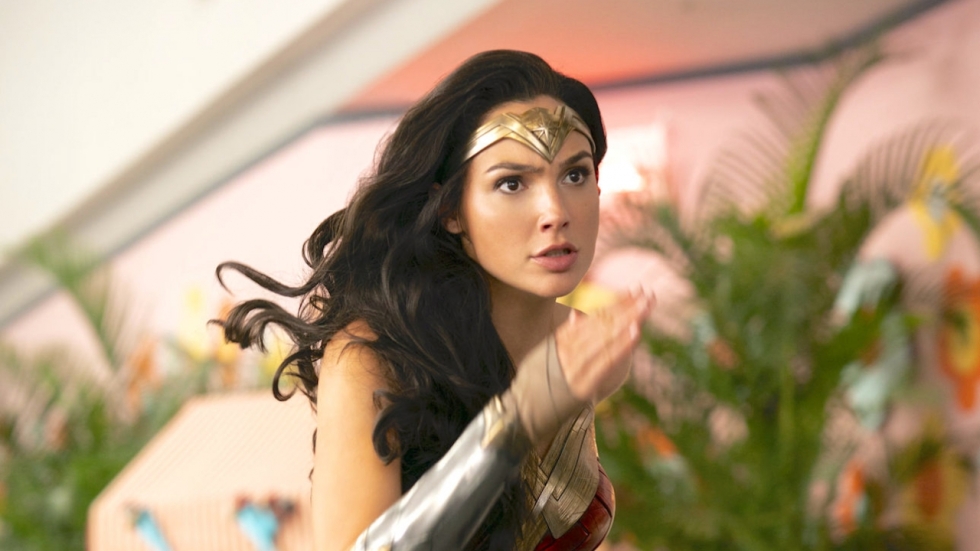 Honest Trailer 'Wonder Woman 84' hekelt vele plotgaten en penisachtige vorm wenssteen
