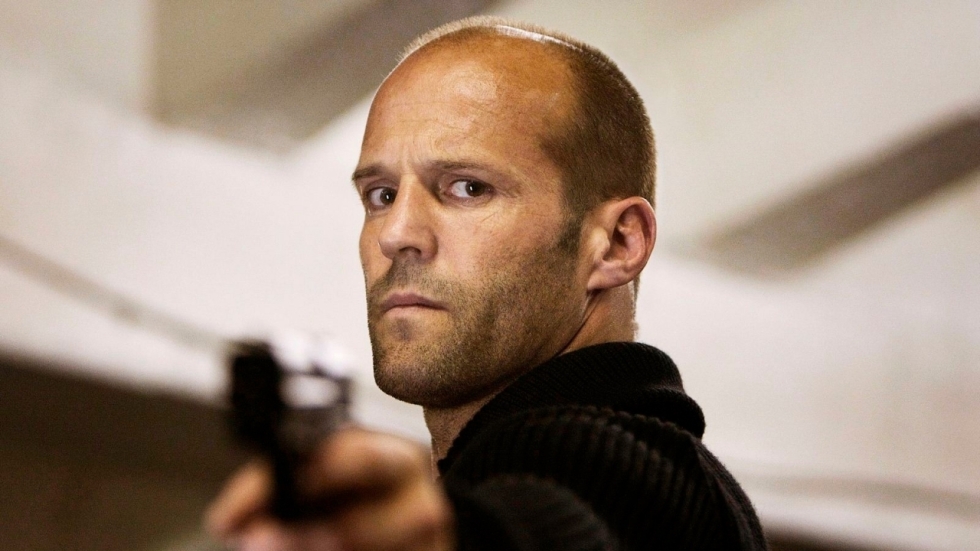 Jason Statham en Aubrey Plaza in actie in nieuwe spionagefilm van Guy Ritchie