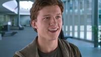 Oei! Meningsverschil tussen Tom Holland en Marvel over pruik voor Peter Parker