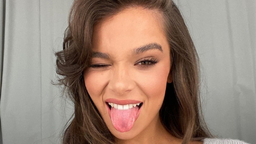 Marvel-actrice Hailee Steinfeld in prachtig speels jurkje op Insta-foto's