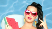 Katy Perry baart opzien met idiote beelden tijdens show