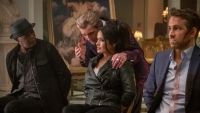 Netflix trakteert fans Salma Hayek op waanzinnige actiefilm
