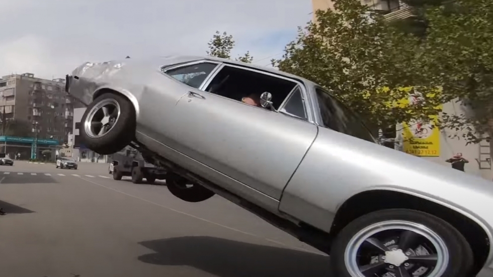 Bizar veel stunts in 'bloedbad'-video 'Fast & Furious 9'