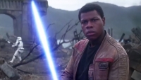 John Boyega vindt dat 'Star Wars' verkeerde afslag nam: "Dat hij je probeert te vermoorden is geen onderdeel van de romantiek"