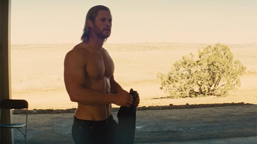 Chris Hemsworth (Thor) mega gespierd en opgepompt! (video)