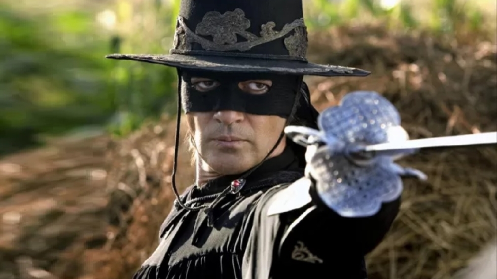 Fede Álvarez (Evil Dead, Don't Breathe) in beeld voor 'Zorro'-reboot