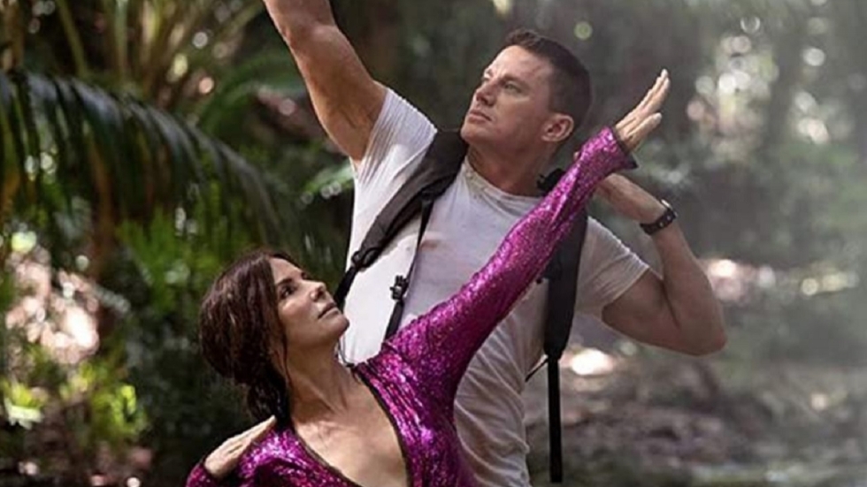 Channing Tatum en Sandra Bullock vallen in het water op setvideo 'Lost City Of D'