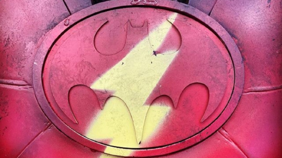 Regisseur 'The Flash' deelt gave mash-up met 'Batman'-logo van Michael Keaton