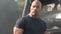 The Rock deelt eerste foto van JK Simmons als de kerstman in 'Red One'