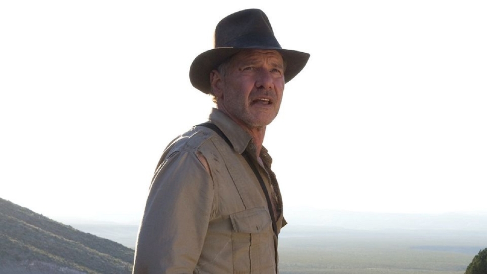 Topfitte Harrison Ford gebruikt zijn zeebenen op nieuwe foto's 'Indiana Jones 5'