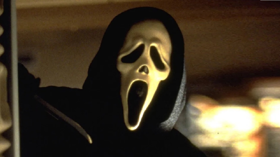 Ghostface, Courtney Cox en jong slachtvee op nieuwe foto's 'Scream'