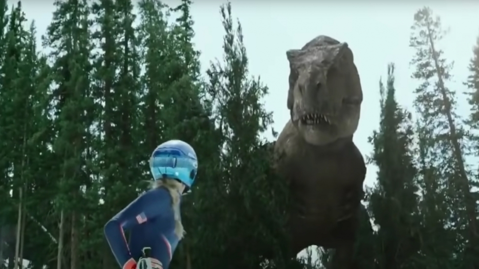 Gave beelden 'Jurassic World: Dominion' met T-rex in de sneeuw