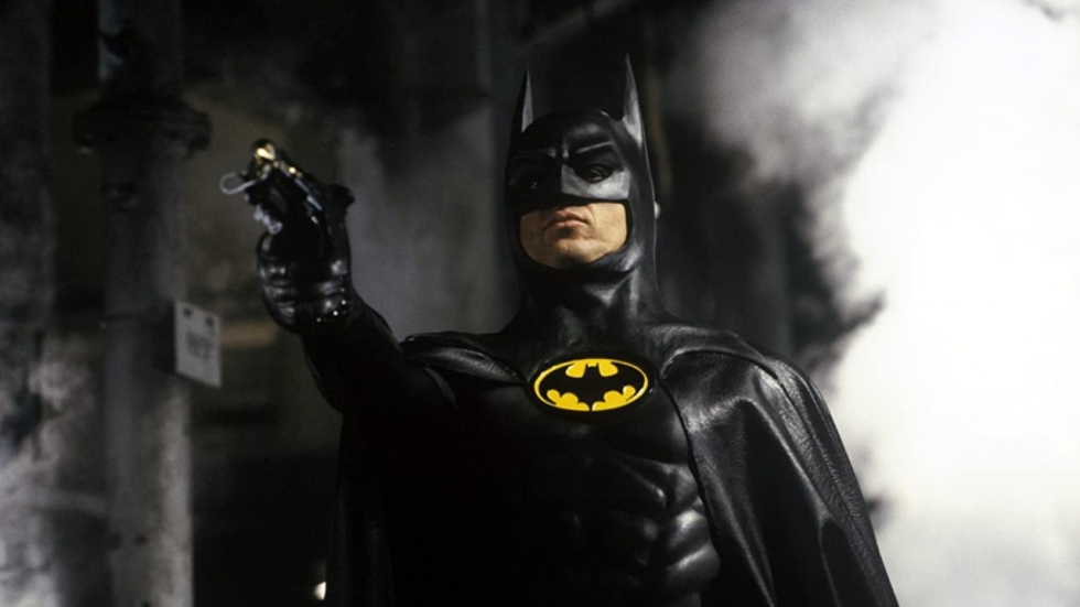 Michael Keaton deelt eerste kiekje van zijn 'nieuwe' Batman