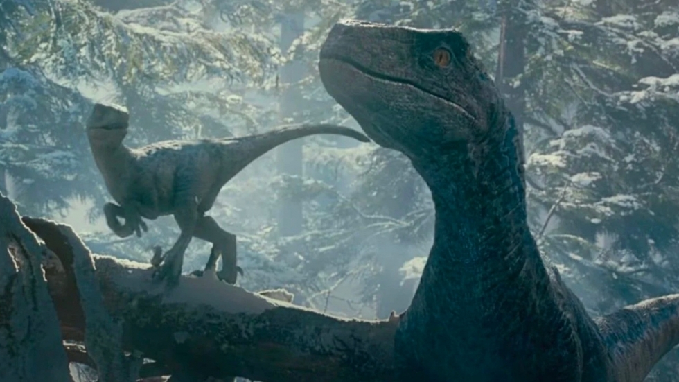 Raptor Blue en haar kleintje op nieuwe poster 'Jurassic World: Dominion'