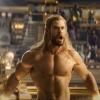 Je kunt de blote billen van Chris Hemsworth (Thor: Love and Thunder) nu al volledig zien!