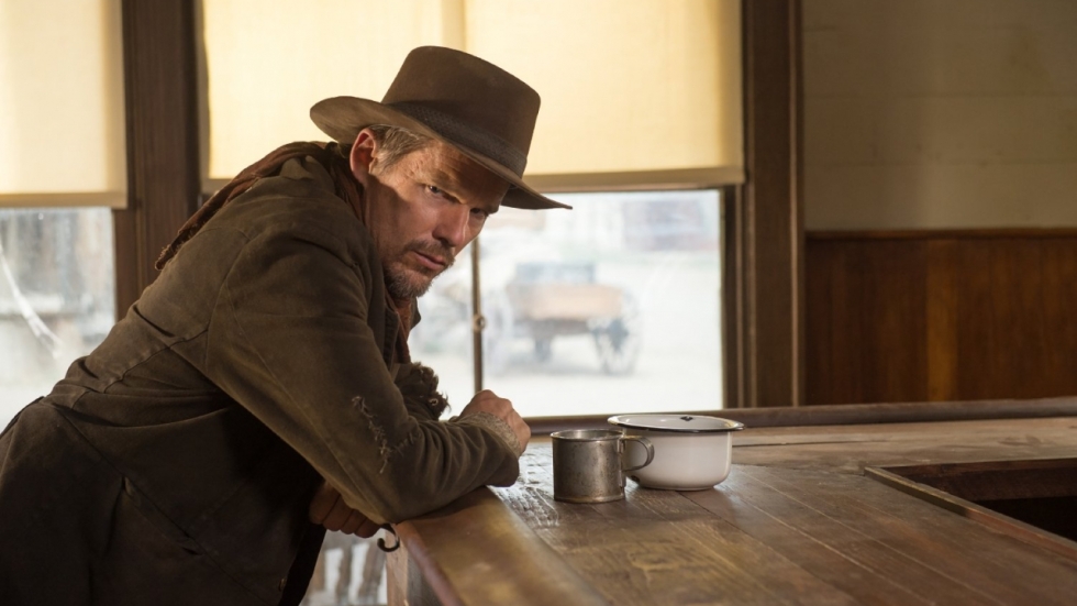 Pedro Pacal en Ethan Hawke tekenen voor veelbelovende western 'Strange Way Of Life'