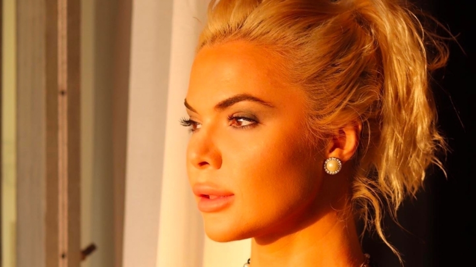 Blonde stoot Kaili Thorne in de Playboy op Insta-foto's