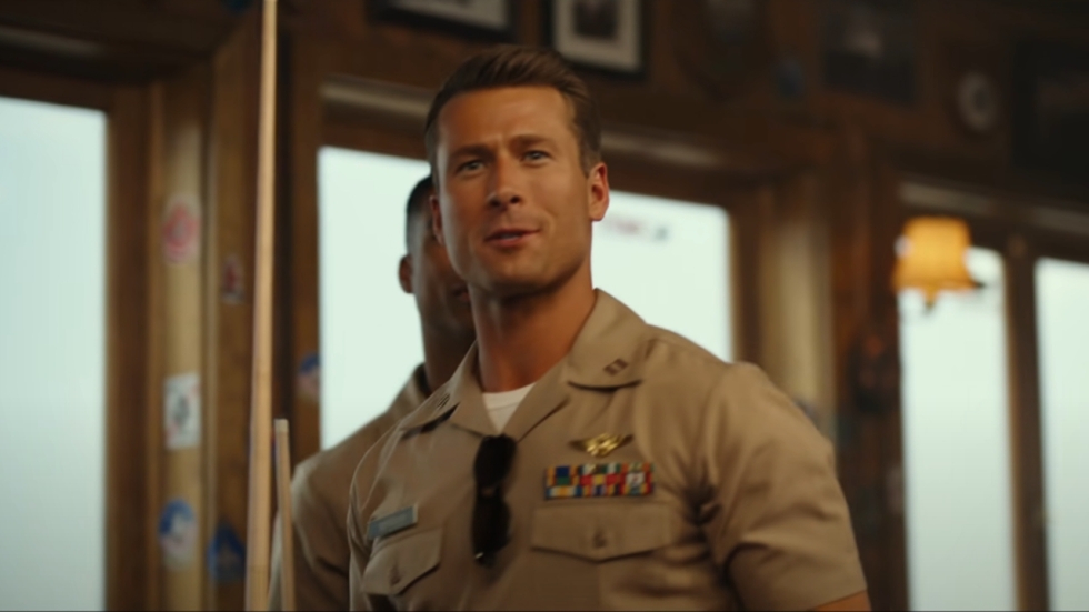 'Top Gun: Maverick' ster keert terug voor meer luchtacrobatiek in 'Devotion'-trailer