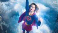 Warner Bros. werkt nog steeds aan film over 'Supergirl'