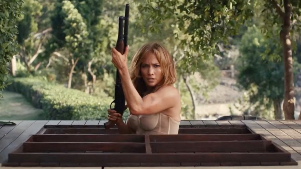 Zie hoe Jennifer Lopez helemaal losgaat in 'Shotgun Wedding'