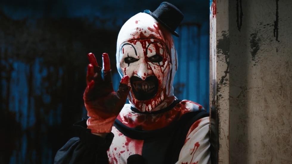 Makers van horrorhit 'Smile' komen met clown-horror 'Clown In A Cornfield'