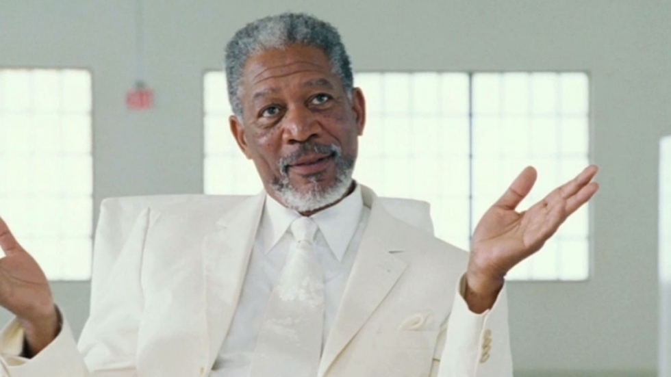 Waarom draagt Morgan Freeman die vreemde handschoen bij de Qatar World Cup?