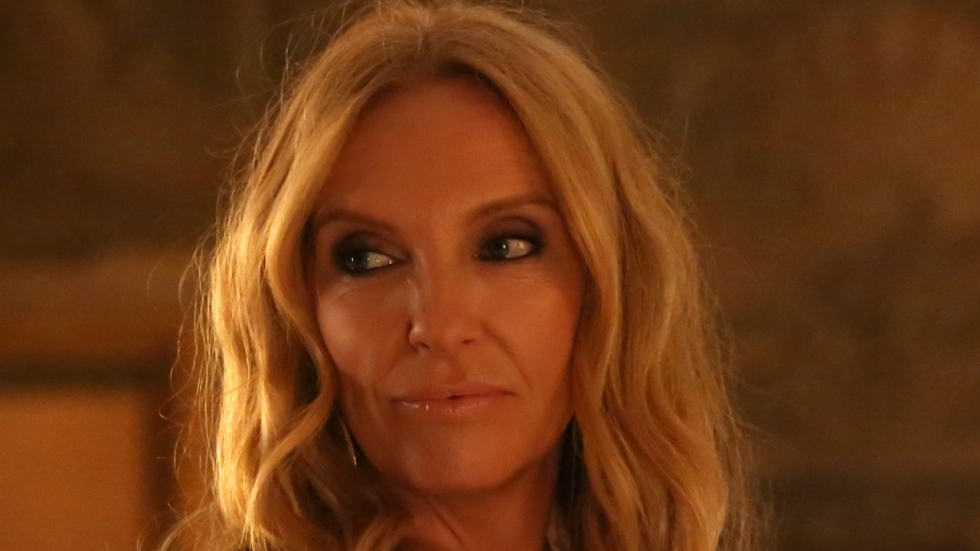 Bikkelharde mafiabazin in trailer 'Mafia Mamma' met Toni Collette (Knives Out)