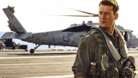 Glen Powell vond grap van Tom Cruise over helikoptercrash moeilijk bij 'Top Gun: Maverick'