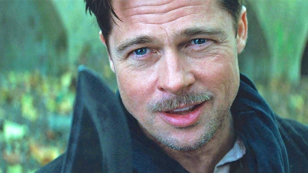 Brad Pitt gespot met nieuwe 29 jaar jongere vriendin aan het zwembad