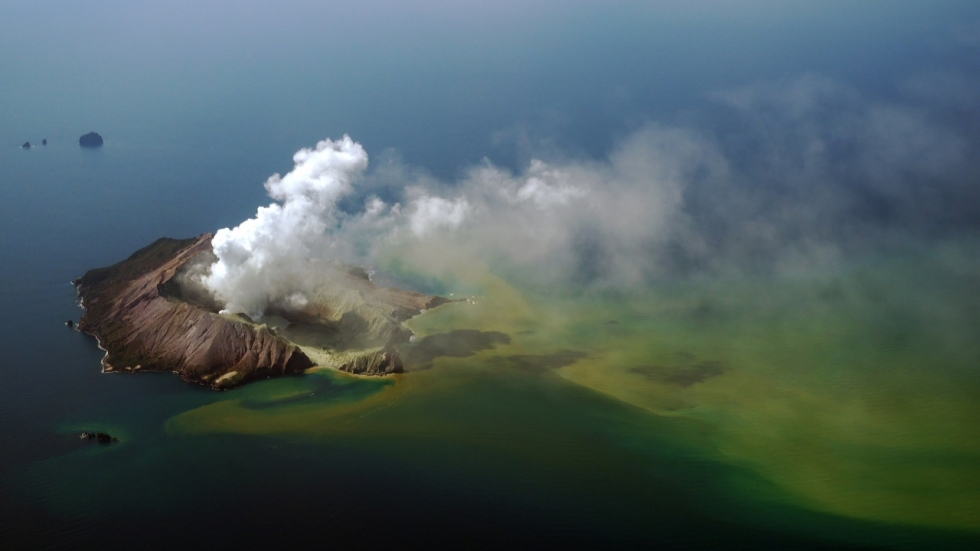 The Volcano: Rescue from Whakaari [Netflix]