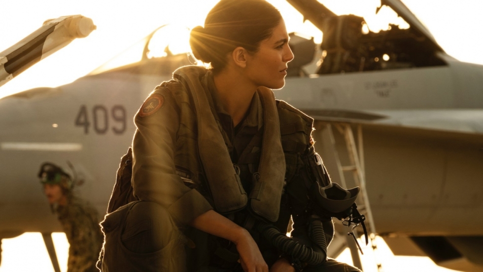 Actrice Monica Barbaro (Top Gun) gaat viral met opvallend 'RRR'-dansje