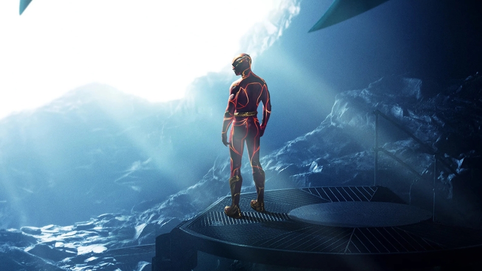 Eerste teaser poster voor 'The Flash' van DC Studios toont Barry Allen in de Batcave