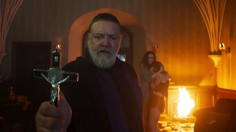 Russell Crowe over zijn stevige horrorfilm 'The Pope's Exorcist'