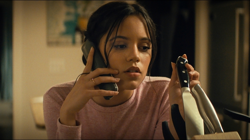 'Wednesday'-actrice Jenna Ortega straalt in zwart jurkje op Instagram