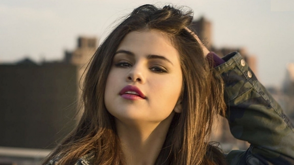 Selena Gomez geeft haar lichaam flink prijs op Insta-foto