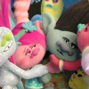 Derde 'Trolls'-film 'Band Together' krijgt trippende trailer