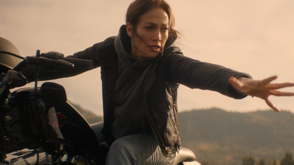 Jennifer Lopez in trailer 'The Mother': "Wraak is een moeder"