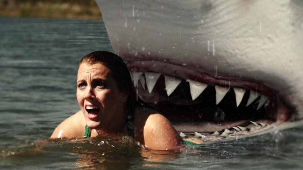 'Jurassic Shark 3: Seavenge' laat zien dat het nog absurder kan in eerste trailer