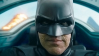 Eerste foto van de Bruce Wayne van Michael Keaton in 'The Flash'