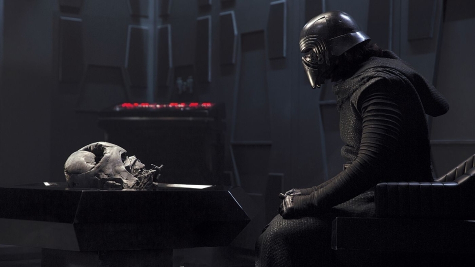 'Star Wars' onthult het geheim hoe de helm van Darth Vader in handen kwam van Kylo Ren