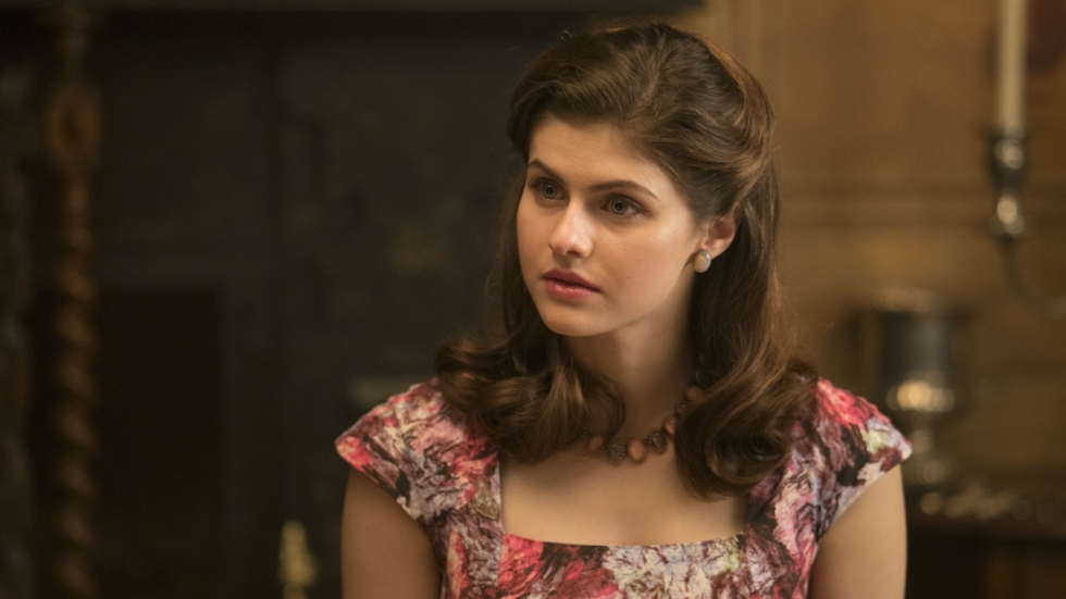 Van tiener tot volwassen: Foto-overzicht van Alexandra Daddario's indrukwekkende schoonheid