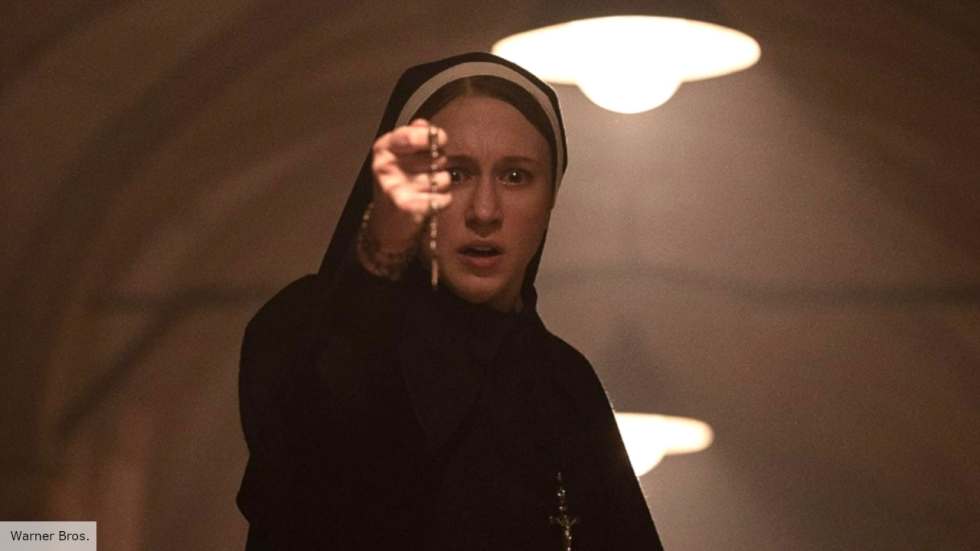 Lukt het jou om niet weg te kijken bij huiveringwekkende clip uit 'The Nun II'?