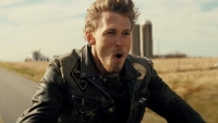 Deze 'Walking Dead'-ster is naast Tom Hardy te zien in 'Sons of Anarchy'-achtige film