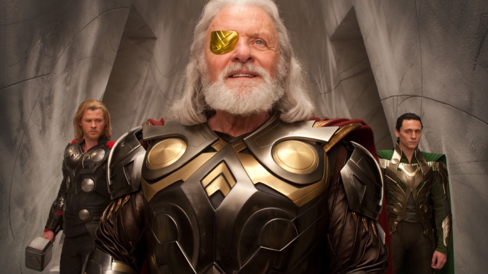 Mel Gibson zat bijna in het MCU, maar gaf de rol als de Asgardian-oppergod aan 'Hannibal'-ster Anthony Hopkins