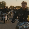 Tom Hardy en Austin Butler gaan meedogenloos hard in rauwe trailer voor 'Bikeriders'