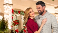 Alicia Silverstone viert kerst met haar ex-man... en zijn nieuwe liefje in de trailer van Netflix' 'A Merry Little Ex-Mas'