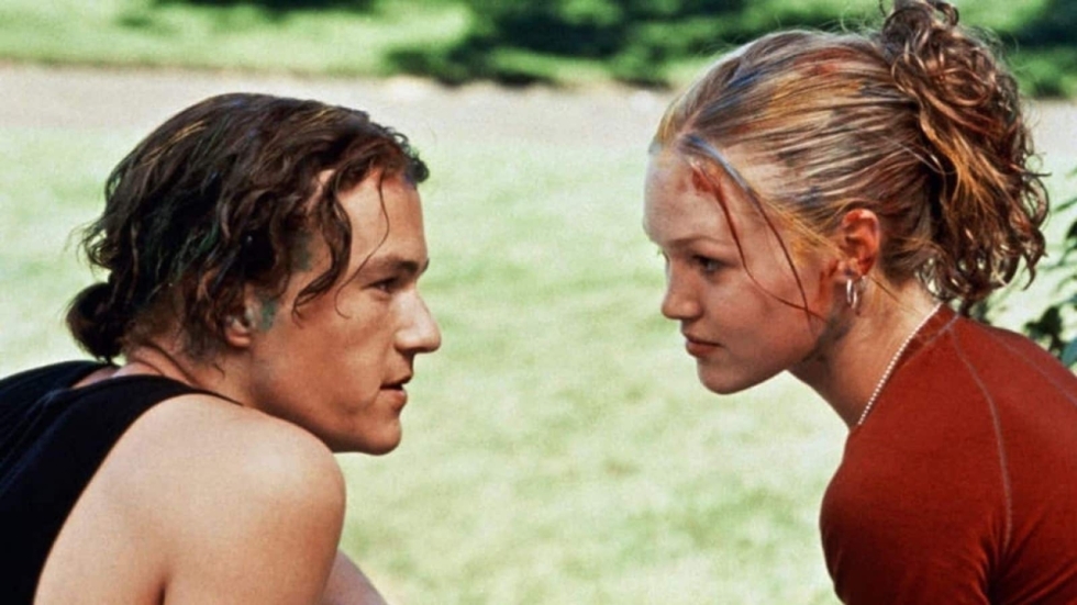 Julia Stiles speelt iconische scene uit '10 Things I Hate About You' na
