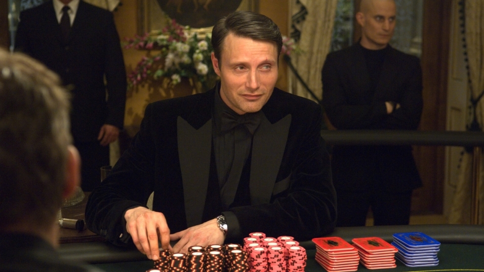 Dit detail in de James Bond-film 'Casino Royale' ziet niemand, maar is opmerkelijk grappig