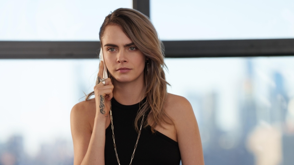 Onzekerheid over haar lichaam zette Cara Delevingne voor een lastige keuze